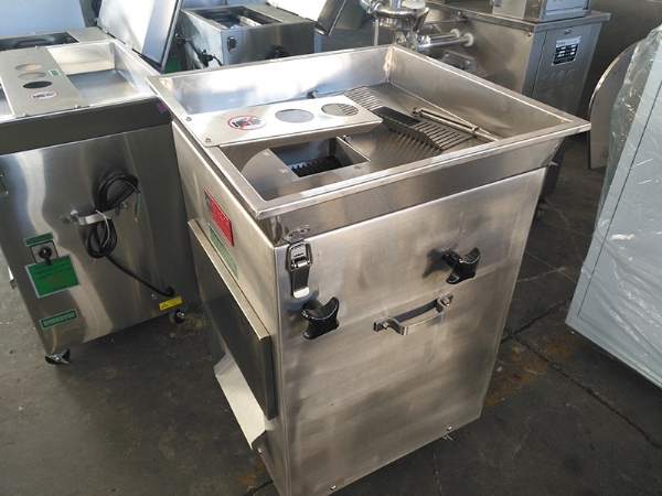 國(guó)產(chǎn)肉絲機(jī)